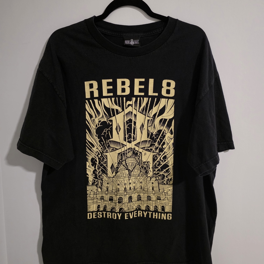 Rebel8 “Destroy Everything” Graphic Tee – XL